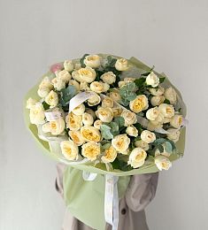 Букет "Дух весны" из пионовидной спрей розы