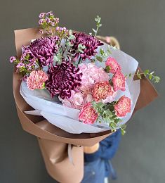 Букет "Рикардо" из гортензии, гвоздик и хризантем