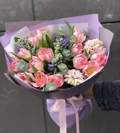 Букет "Филеона" из гиацинтов и тюльпанов