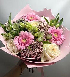 Букет "Аромат нежности" из гербер, альстромерий и роз