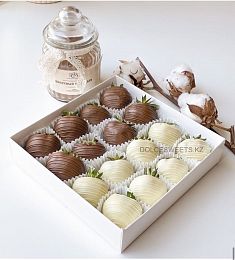 Клубничный бокс "Инь Ян"