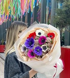 Букет "Авеню" из анемонов и вакса