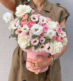 Букет "Тиара" из роз и лизиантусов