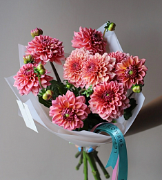 Букет из 9 георгинов