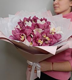 Букет из 25 розовых орхидей 