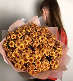 51 оранжевая кустовая хризантема в оформлении