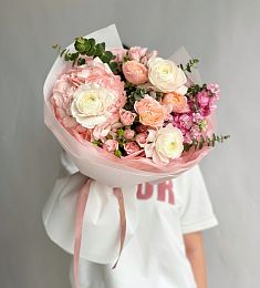 Букет "Пышное облако" из гортензии, роз, и маттиолы