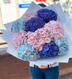 11 королевских гортензий в букете