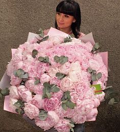 77 пионов для прекрасной леди