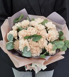 Букет "Cream" из гвоздик