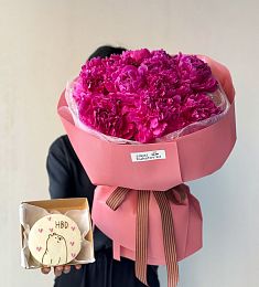 Сет "Влюбленность" из пионов и бенто тортика