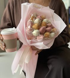 Клубничный букет "Нежность" 1.0 клубника в молочном шоколаде