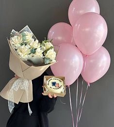Сет "На все случаи жизни" букет из роз, шарики и бенто тортик