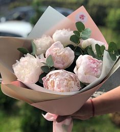 Нежный букет "Пушистая нежность" с пионами