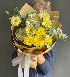 Композиция "Азиза" из гербер, хризантем и брассики