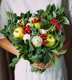 Съедобный букет "Земфира" из овощей и фруктов