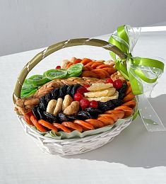 Корзина с сухофруктами "Лукошко"