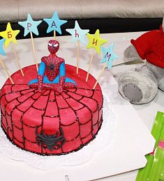Торт "Человек Паук"