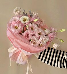 Букет "Кай" из лизиантусов