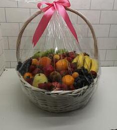 Подарочная корзина №18 с фруктами