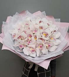 Букет из 25 белых орхидей 