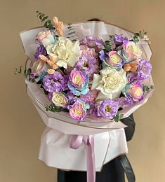 Букет "Роскошный" из лизиантусов  градиентных роз