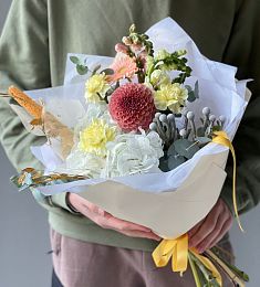 Букет "Глафира" из гортензии, гвоздики, герберы и георгина