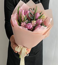 Букет "Весенняя мечта" из тюльпанов и гиацинтов