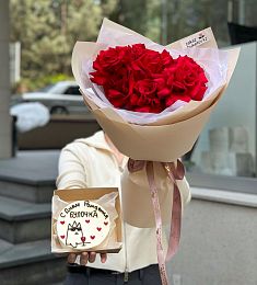 Сет "Бенто и 7 красных роз"