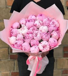 Букет из 31 розового голландского пиона