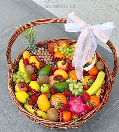 Корзина "Яркость" с экзотическими, тропическими фруктами