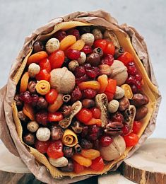 Букет из сухофруктов и орехов «Ореховая Мечта»