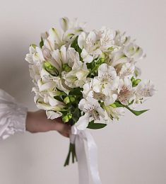 Букет невесты "Очарование момента" из альстромерий