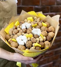 Букет из орехов "Солнечный заряд"