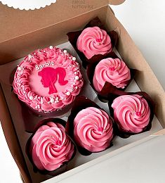 Сладкий сет "Бенто c рюшами и 5 капкейков"