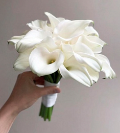 Букет невесты из 21 белой каллы