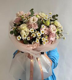 Букет "Майлия" из лизиантусов и ромашек