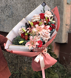 Букет "Марлен" из роз, гортензии и лилий