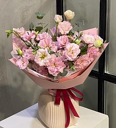 Букет "Энджи"  из лизиантусов