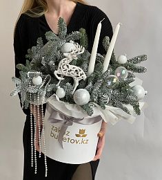 Композиция "Merry Moments" из нобилиса с оленем