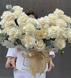 Композиция в коробке "Искренние чувства"