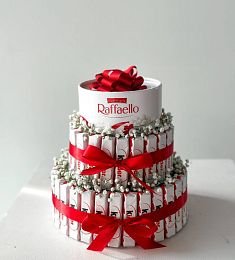 Композиция "Sweet cake" из сладостей в форме торта