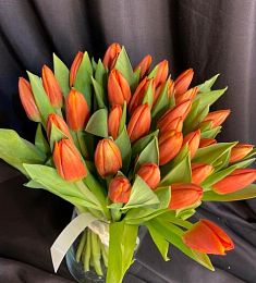 Букет из 35 оранжевых тюльпанов "Sunday"