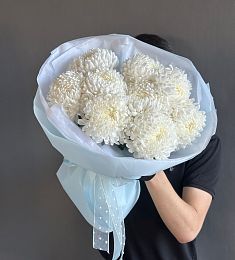 Букет "Воздушные зефирки" из 9 белых крупных хризантем
