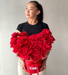 Букет "Роял" S из красных голландских роз