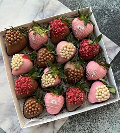 Клубничный бокс "SweetSeduction" клубника в итальянском шоколаде