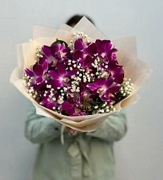 Букет "Наири" из дендробиума и гипсофил