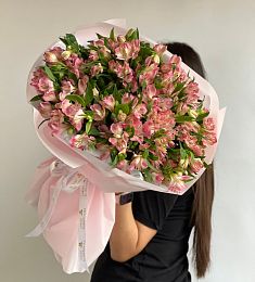 Букет из 25 розовых  альстромерий