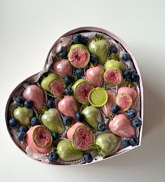 Клубничный бокс "Розовый изумруд" клубника в шоколаде и свежая голубика