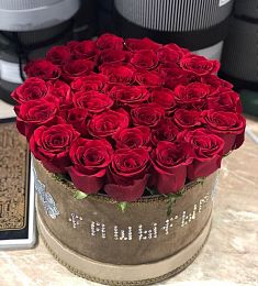 35 голландских роз в национальной коробке